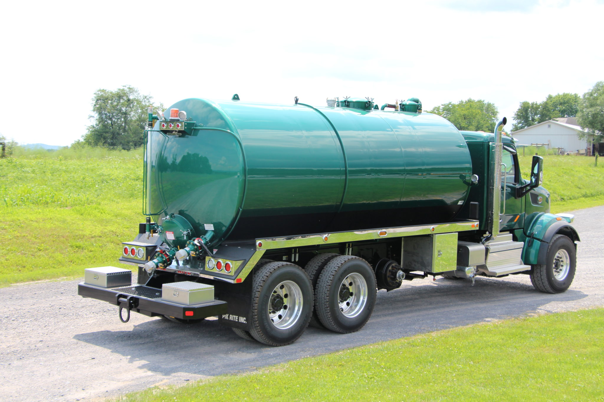 110-Barrel Vacuum Truck - Pik Rite